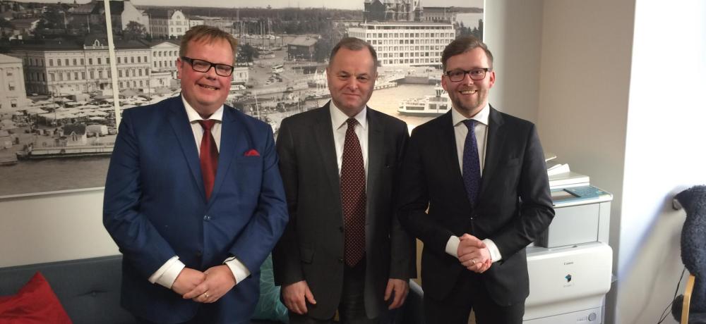 Talman Johan Ehn vid Ålands lagting, Stortingets president Olemic Thommessen och Ålands riksdagsledamot Mats Löfström.