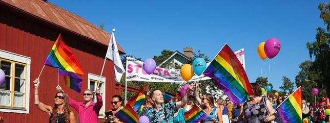 Ett åländskt pridetåg.